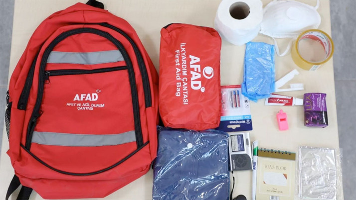 Deprem çantası ve çadırlarına zam geldi fiyatlar saatler içinde değişti