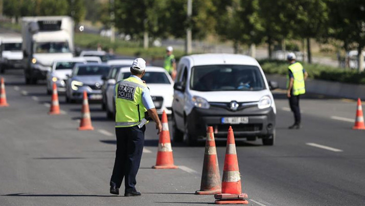 İçişleri Bakanı Yerlikaya açıkladı: Hız ihlaline 2.1 milyon işlem!