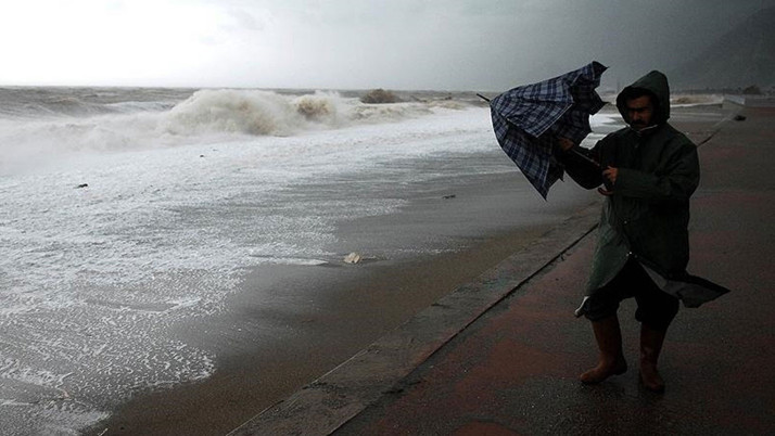 AKOM'dan İstanbul için fırtına uyarısı