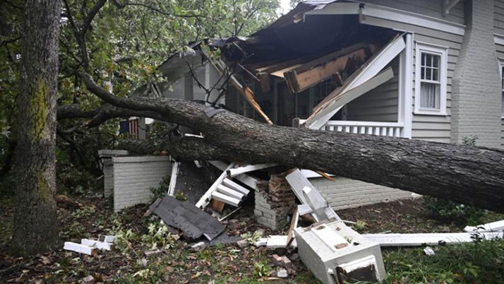 ABD'deki şiddetli fırtınalar nedeniyle yaklaşık 500 bin kişi elektriksiz kaldı