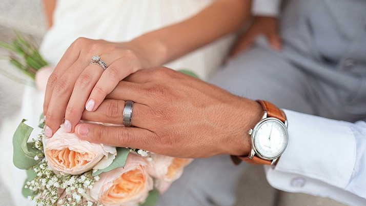 Yeni evlenecek çiftlere destek kampanyası! Markalarda indirim yarışı