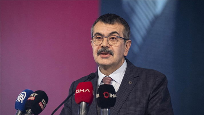 Milli Eğitim Bakanı Yusuf Tekin'den CHP lideri Özel'e 'jammer' tepkisi