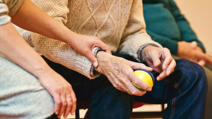 Fethiye'de Alzheimer hastaları su içinde egzersiz yaptı