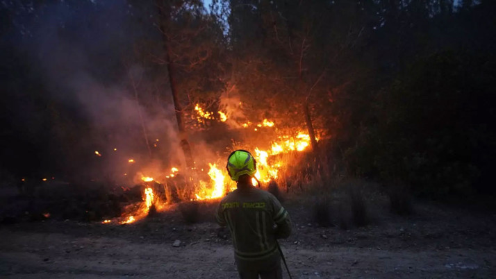İsrail yanıyor 2 gündür devam eden yangın sönmüyor Tüm dünyadan yardım istediler!