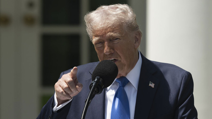 ABD Başkanı Trump yazışmaların sızması skandalının faturasını kesti