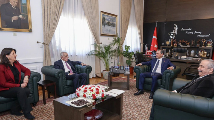 Özgür Özel'den Sırrı Süreyya Önder için taziye mesajı