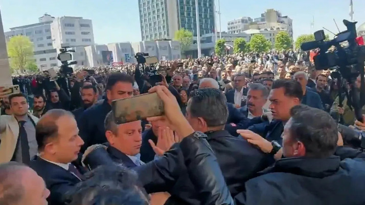 Siyasilerden Özgür Özel'e yönelik saldırıya tepki