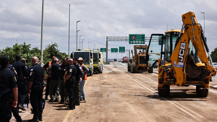 Yemen'deki Husiler, İsrail'de Ben Gurion Havalimanı'nı vurdu