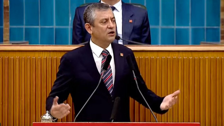 Özgür Özel'den saldırı sonrası hodri meydan: Cesaretin varsa elini doldur da yolla