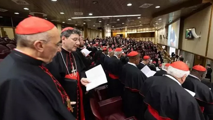 Yeni papa seçimi için süreç yarın başlıyor