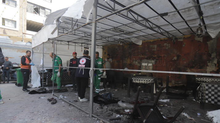 İsrail Gazze'de sivillerin toplandığı caddeyi vurdu! Çok sayıda ölü var