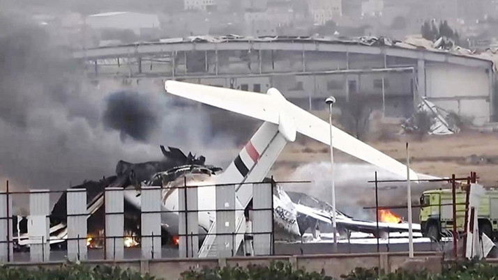 İsrail Yemen'de sivil halimanını acımasızca bombaladı tüm uçuşlar askıya alındı