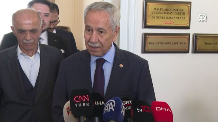 Bülent Arınç'tan 'Sırrı Süreyya Önder'e suikast' sorusuna yanıt