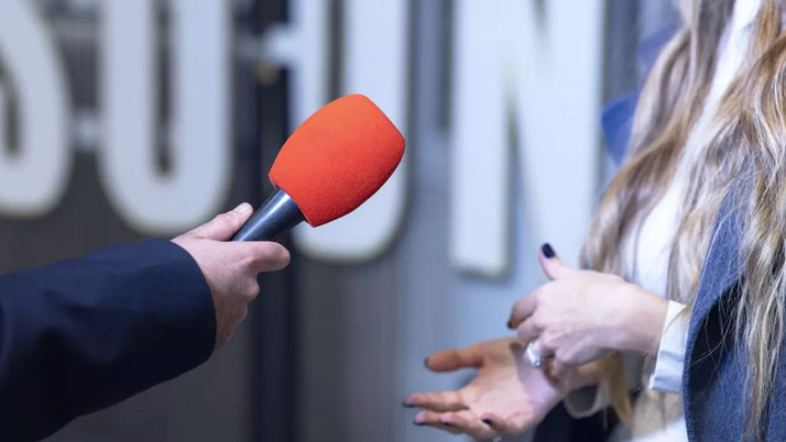 MHP’den sokak röportajları için kanun teklifi: Halkı nefrete sürüklüyor!