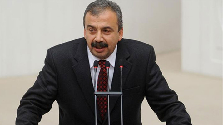 "Sırrı Süreyya Önder'in aracına suikast düzeneği konuldu" iddiası! İsmet Özçelik "Resimlerini göstermiş" diyerek açıkladı