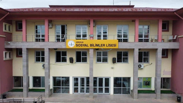 Giresun'da lisede silahlı saldırı! Güvenlik görevlisi, kız kardeşleri vurdu! İkisi de öldü