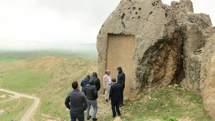 Elazığ'da tarihi Palu Kalesi'nde kazı çalışması başlatıldı
