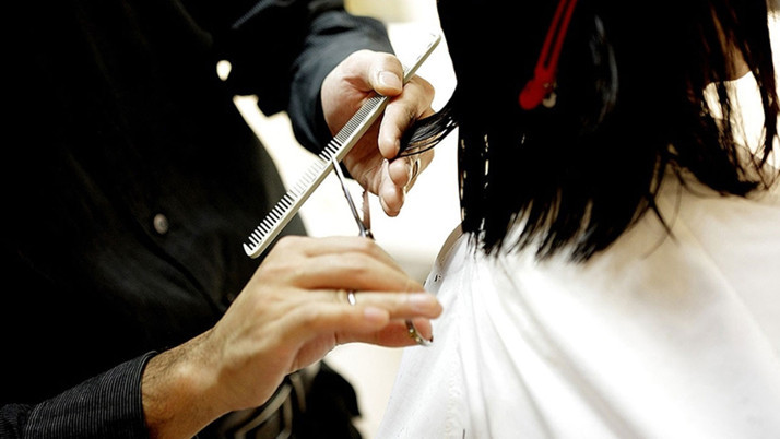 Kuaför salonunda 13 kadın zehirlendi