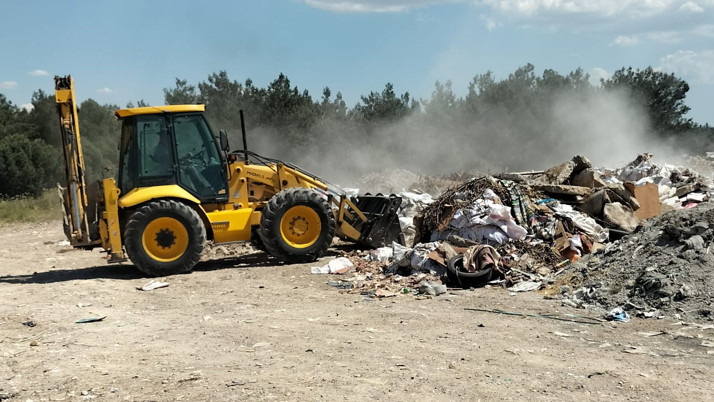 Açık alana atık döken belediyeye 1,8 milyon tl ceza