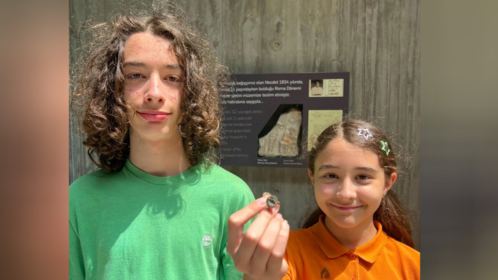 Evlerinin yakınında buldukları nesneyi incelettirdiler, Roma dönemine ait çıktı