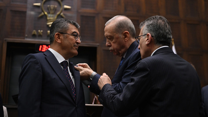 'Cumhurbaşkanı Erdoğan, rozet taktığı vekili tanımadı' iddiasına yalanlama