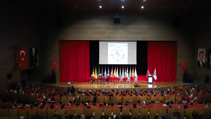Türk Dünyası Ozanlar Şöleni ve Ali Ekber Çiçek adına Aşık Edebiyatı konseri gerçekleştirildi