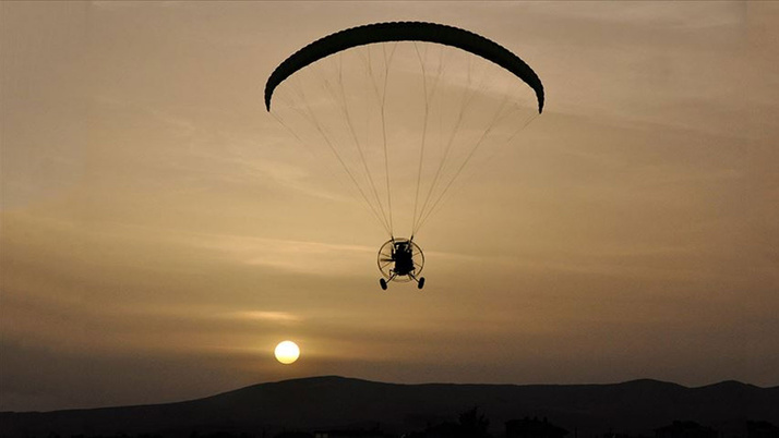 Giresun'da bir paramotor havalandıktan kısa süre sonra denize düştü
