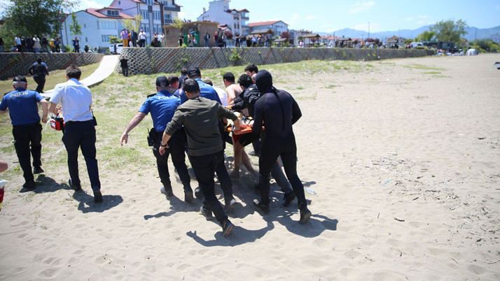 Ordu'da denize giren 3 lise öğrencisinden biri hayatını kaybetti