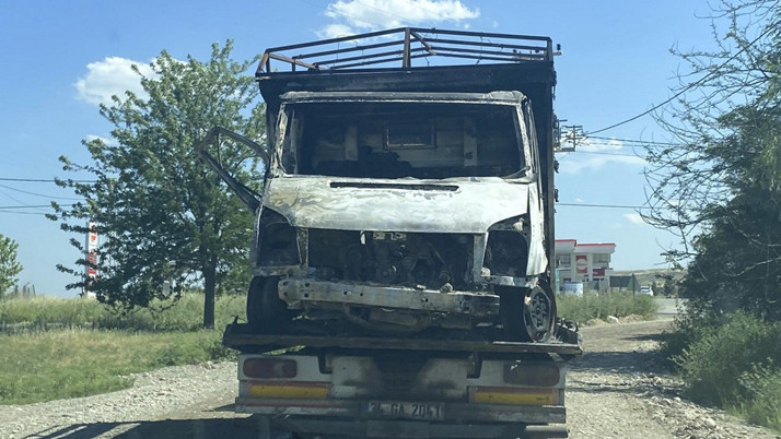 Yanmış kamyonetten cesetleri çıkmıştı! Diyarbakır'da baba ve oğlunun ölümünde 3 gözaltı