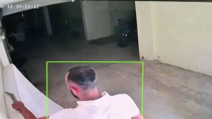 Palalı komşu dehşeti: Baba ve oğlunu hastanelik etti