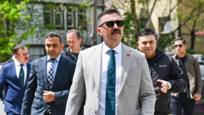 Tunceli Valisi Bülent Tekbıyıkoğlu merkeze çekildi! 19 Mayıs kutlamalarında ağlamıştı