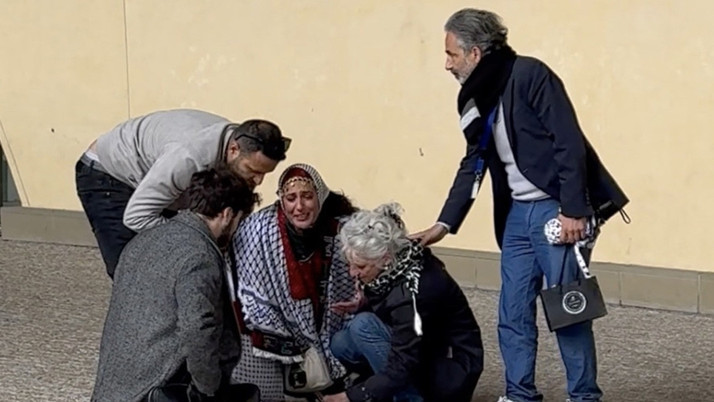 AB Komisyonu önünde "Gazze"ye ağıt: Üzüntüden yere yığıldı