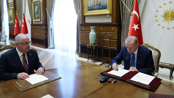 Cumhurbaşkanına TSK'dan ihraç yetkisi veren düzenlemeyle ilgili flaş gelişme