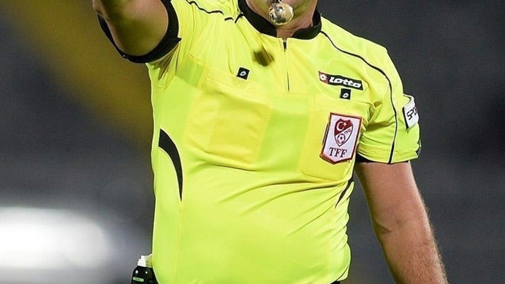 Süper Lig'de 37. hafta maçlarını yönetecek hakemler açıklandı