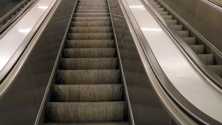 Ünalan Metro İstasyonu'nda arızalar yolcuları çileden çıkarttı