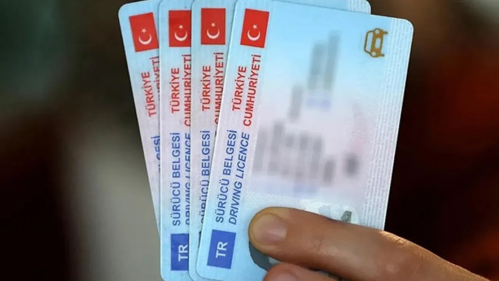 Ehliyet artık tarih oldu, trafikte yeni dönem başlıyor! Sürücüler buna dikkat