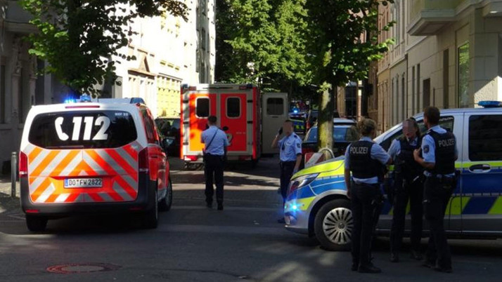 Almanya'da tren istasyonundaki bıçaklı saldırıda 12 kişi yaralandı