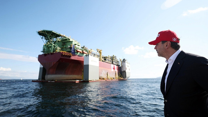 Doğal gazda 2 kat üretim! Yüzer üretim platformu 29 Mayıs'ta İstanbul Boğazı'nı geçecek