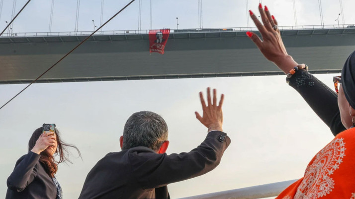 CHP'den 15 Temmuz Şehitler Köprüsü’nde İmamoğlu eylemi