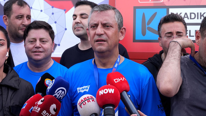 CHP Genel Başkanı Özgür Özel'den pankart soruşturmasına tepki: Cürmü kadar yer yakar