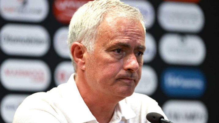 Mourinho'dan mağlubiyet sonrası açıklama: Genç kalecimiz...