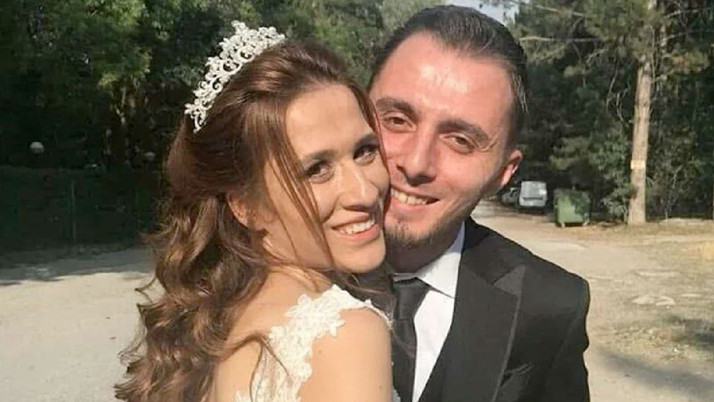 İzmir'de düğün salonunda dekoratif beto kemer yıkıldı doktor öldü eşi yaralandıı