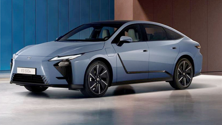 Lexus, ES Sedan modelinin Avrupa prömiyerini gerçekleştirdi