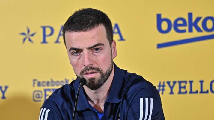 Melih Mahmutoğlu'ndan Galatasaray'a şampiyonluk kutlaması göndermesi