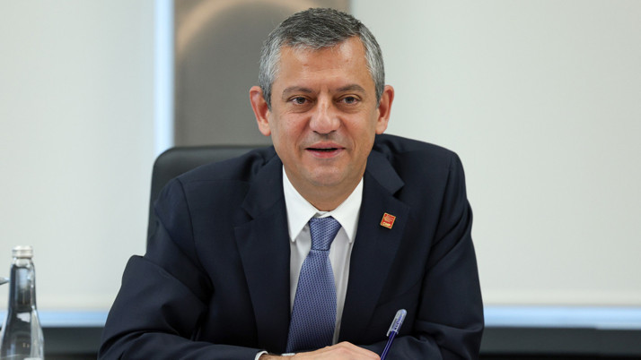 Özgür Özel 'Balyozlarla otoyol gişelerini kırdığımız günü hayal ediyorum'