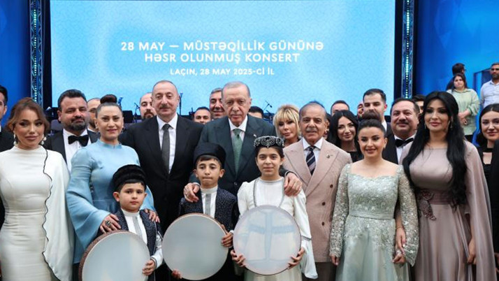 Erdoğan, Azerbaycan Bağımsızlık Günü'nde düzenlenen konseri izledi