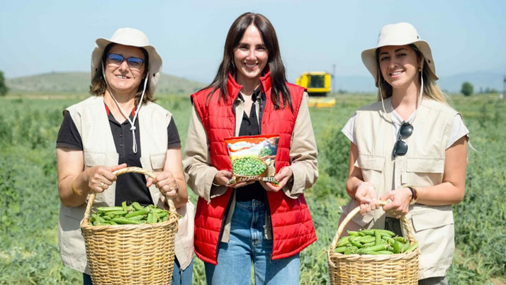Tarımın Kadın Yıldızları’nın emeğiyle SuperFresh 'Ege’den Hasat Bezelye'