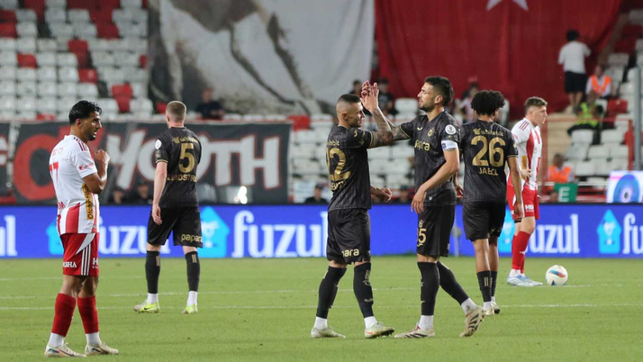 Trabzonspor sezonu galibiyetle kapattı