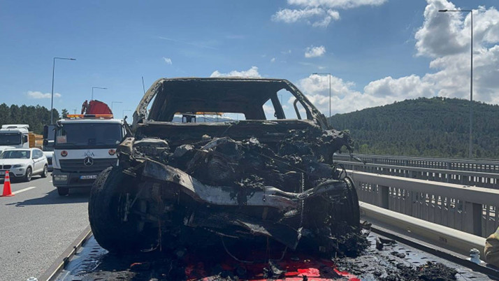Kuzey Marmara Otoyolu'nda zincirleme kaza: 2 araç alev alev yandı
