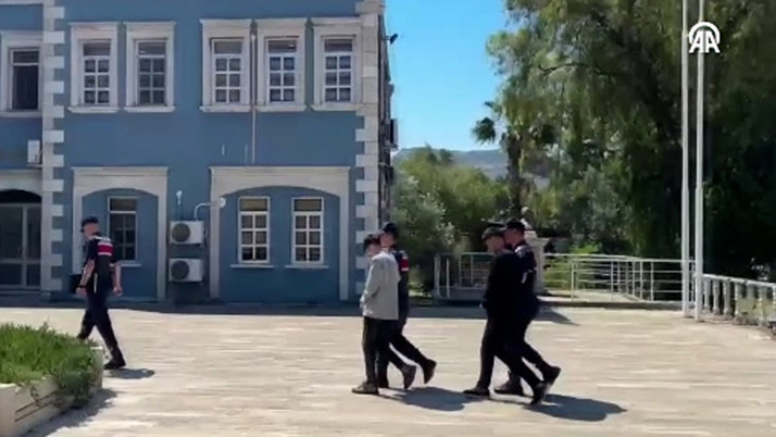 Yaşlı kadın servetini dolandırıcılara kaptırdı! Kendilerini emniyet müdürü olarak tanıtmışlar